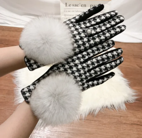 Women's Cashmere Gloves with Faux Fur & Fleece Lining (Color: Color 3 (Dalmatian))